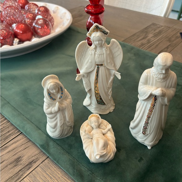 Lenox Jewel Collection Nativity - Picture 3 of 7